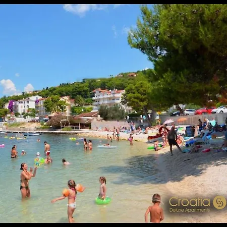 Oceanview Deluxe Penthouse With 89m2 Living Space 90m2 Roof Terrace Appartement Trogir