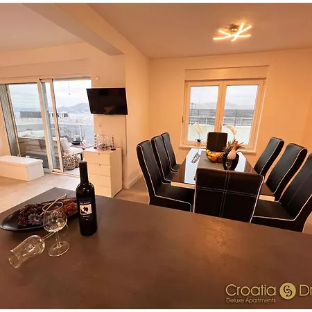 Oceanview Deluxe Penthouse With 89m2 Living Space 90m2 Roof Terrace