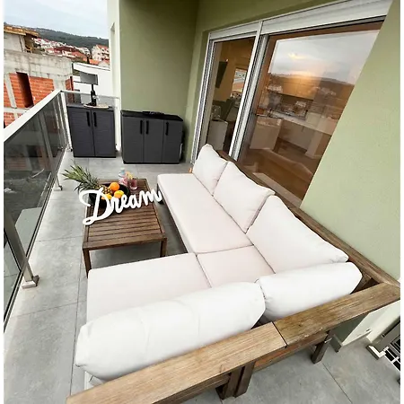 Apartman Oceanview Deluxe Penthouse With 89m2 Living Space 90m2 Roof Terrace Trogir