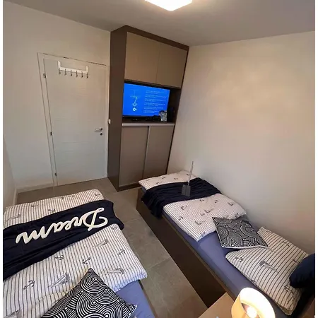 Oceanview Deluxe Penthouse With 89m2 Living Space 90m2 Roof Terrace * 트로기르