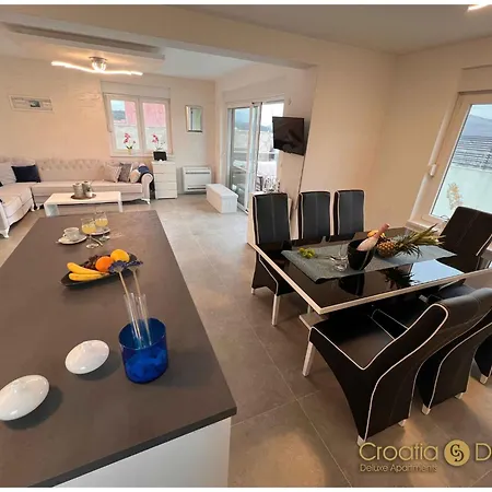 Apartman Oceanview Deluxe Penthouse With 89m2 Living Space 90m2 Roof Terrace *