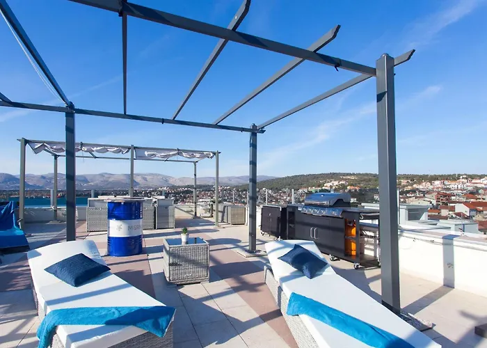 Apartman Oceanview Deluxe Penthouse With 89m2 Living Space 90m2 Roof Terrace Trogir