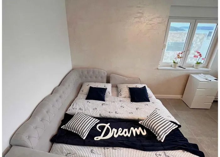 Apartman Oceanview Deluxe Penthouse With 89m2 Living Space 90m2 Roof Terrace