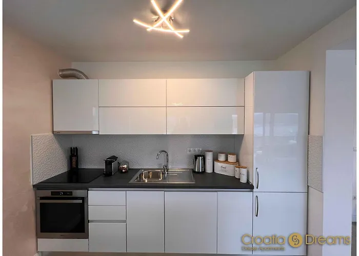 Oceanview Deluxe Penthouse With 89m2 Living Space 90m2 Roof Terrace *