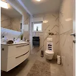 Oceanview Deluxe Penthouse With 89m2 Living Space 90m2 Roof Terrace Apartmán *