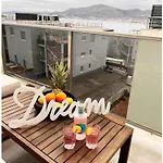 Apartmán Oceanview Deluxe Penthouse With 89m2 Living Space 90m2 Roof Terrace *