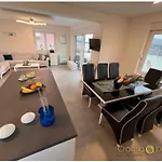 Apartmán Oceanview Deluxe Penthouse With 89m2 Living Space 90m2 Roof Terrace *