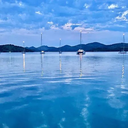 شقة Oceanview Deluxe Penthouse With 89m2 Living Space 90m2 Roof Terrace *