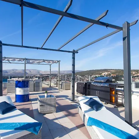 Apartman Oceanview Deluxe Penthouse With 89m2 Living Space 90m2 Roof Terrace Trogir