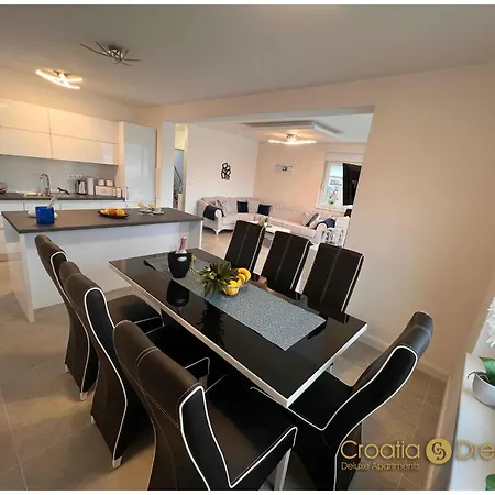 Apartman Oceanview Deluxe Penthouse With 89m2 Living Space 90m2 Roof Terrace