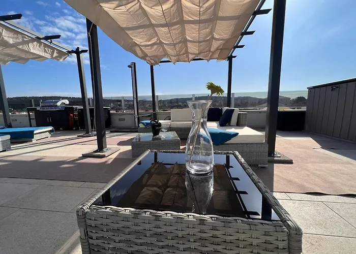 Apartment Oceanview Deluxe Penthouse With 89m2 Living Space 90m2 Roof Terrace