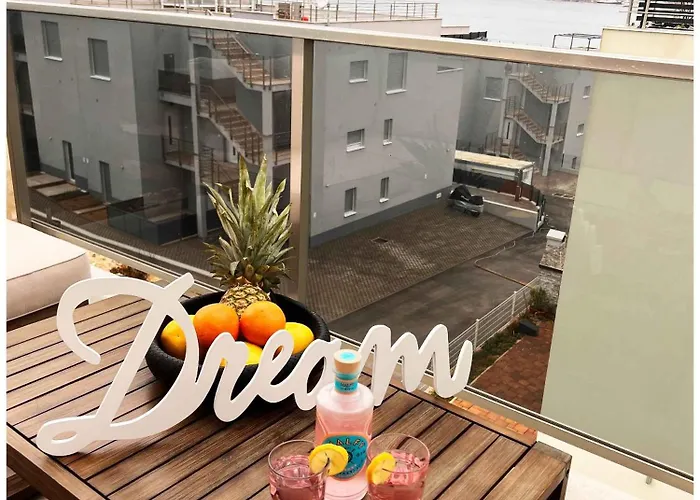 Apartment Oceanview Deluxe Penthouse With 89m2 Living Space 90m2 Roof Terrace *