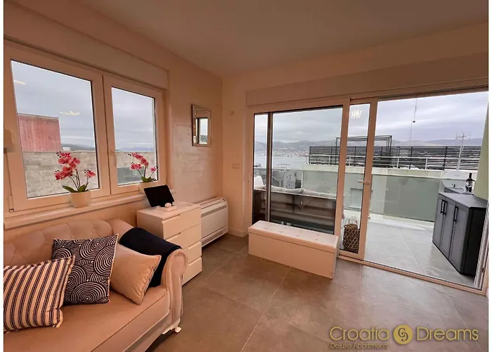 Oceanview Deluxe Penthouse With 89m2 Living Space 90m2 Roof Terrace * Trogir
