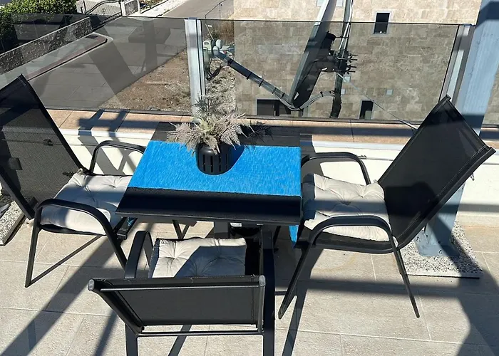 Oceanview Deluxe Penthouse With 89m2 Living Space 90m2 Roof Terrace Appartement